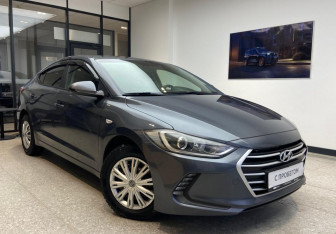 Подержанный автомобиль Hyundai Elantra Sedan 2016 года (3 фото)