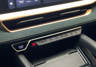 Подержанный автомобиль Geely Monjaro 2023 года (18 фото)