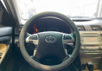 Подержанный автомобиль Toyota Camry Sedan 2007 года (14 фото)