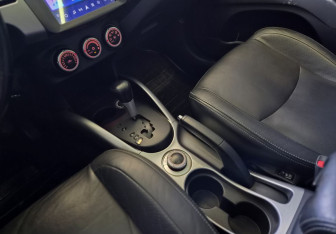 Подержанный автомобиль Mitsubishi Outlander 2008 года (11 фото)