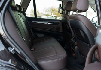 Подержанный автомобиль BMW X5 2017 года (25 фото)