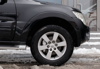 Подержанный автомобиль Mitsubishi Pajero 2006 года (9 фото)