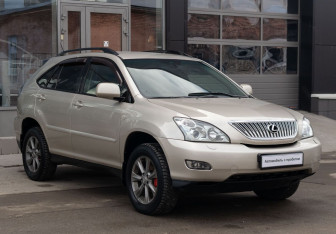 Подержанный автомобиль Lexus RX 2005 года (3 фото)