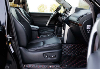 Подержанный автомобиль Toyota Land Cruiser Prado 2010 года (23 фото)