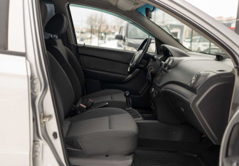 Подержанный автомобиль Chevrolet Aveo Sedan 2008 года (17 фото)