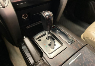 Подержанный автомобиль Toyota Land Cruiser Suv 2008 года (17 фото)