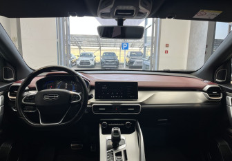 Подержанный автомобиль Geely Coolray 2021 года (10 фото)