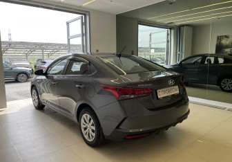 Подержанный автомобиль Hyundai Solaris Sedan 2021 года (6 фото)