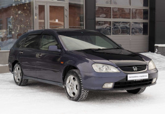 Подержанный автомобиль Honda Avancier Wagon 2001 года (3 фото)