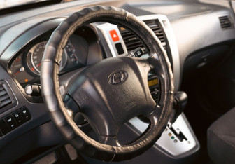 Подержанный автомобиль Hyundai Tucson 2008 года (11 фото)