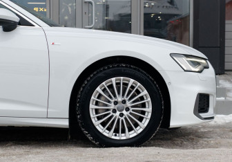 Подержанный автомобиль Audi A6 Sedan 2019 года (9 фото)