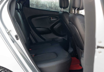 Подержанный автомобиль Hyundai ix35 2014 года (17 фото)