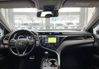 Подержанный автомобиль Toyota Camry Sedan 2019 года (10 фото)