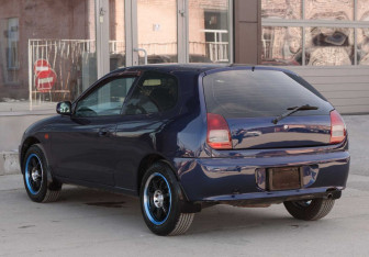 Подержанный автомобиль Mitsubishi Mirage Hatchback 1997 года (7 фото)