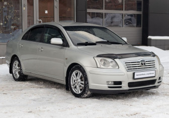 Подержанный автомобиль Toyota Avensis Sedan 2005 года (3 фото)