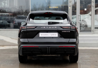 Подержанный автомобиль Jetour Dashing 2023 года (6 фото)