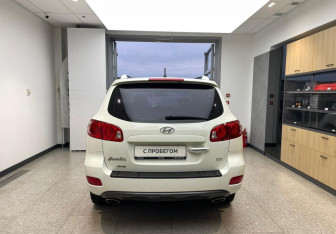 Подержанный автомобиль Hyundai Santa Fe 2009 года (5 фото)