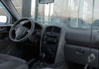 Подержанный автомобиль Hyundai Santa Fe 2002 года (10 фото)