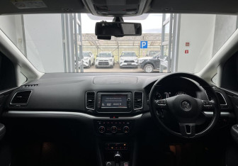 Подержанный автомобиль Volkswagen Sharan 2015 года (9 фото)