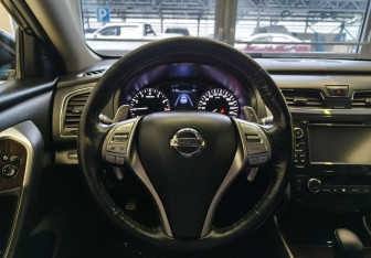 Подержанный автомобиль Nissan Teana 2014 года (10 фото)