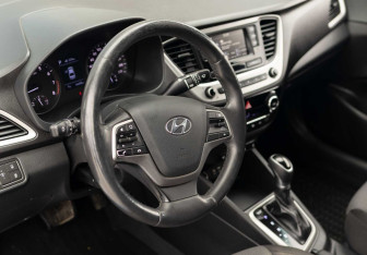 Подержанный автомобиль Hyundai Solaris Sedan 2017 года (11 фото)