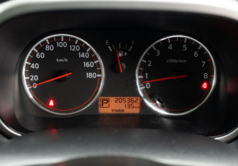 Подержанный автомобиль Nissan Note 2009 года (12 фото)