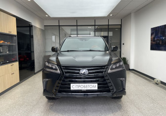 Подержанный автомобиль Lexus LX 2017 года (2 фото)