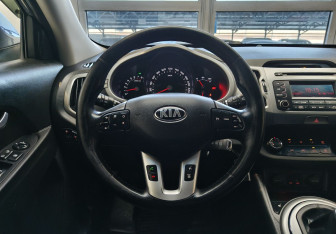Подержанный автомобиль Kia Sportage 2015 года (9 фото)