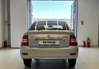 Подержанный автомобиль LADA (ВАЗ) Priora Hatchback 2012 года (5 фото)