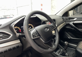 Подержанный автомобиль LADA (ВАЗ) Vesta Sedan 2023 года (7 фото)