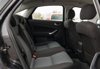 Подержанный автомобиль Ford Mondeo Sedan 2007 года (19 фото)