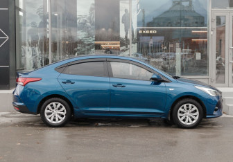 Подержанный автомобиль Hyundai Solaris Sedan 2021 года (4 фото)