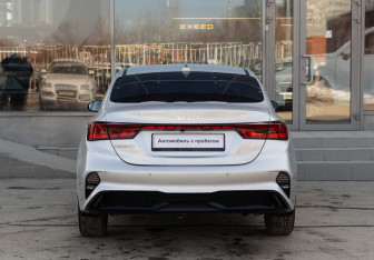 Подержанный автомобиль Kia Cerato Sedan 2021 года (6 фото)