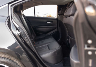 Подержанный автомобиль Toyota Corolla Sedan 2019 года (19 фото)