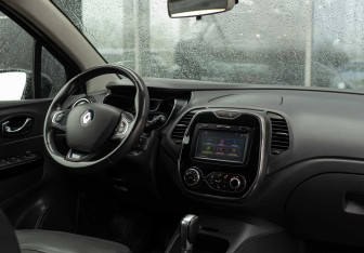 Подержанный автомобиль Renault Kaptur 2018 года (10 фото)