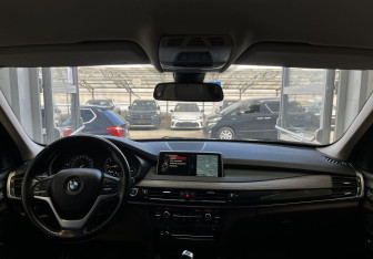 Подержанный автомобиль BMW X5 2016 года (9 фото)