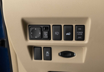 Подержанный автомобиль Infiniti FX 2012 года (19 фото)