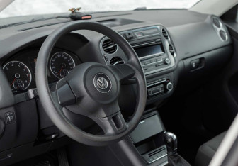 Подержанный автомобиль Volkswagen Tiguan 2012 года (11 фото)