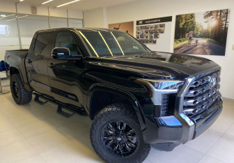 Подержанный автомобиль Toyota Tundra 2022 года (4 фото)