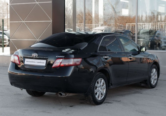 Подержанный автомобиль Toyota Camry Sedan 2006 года (5 фото)