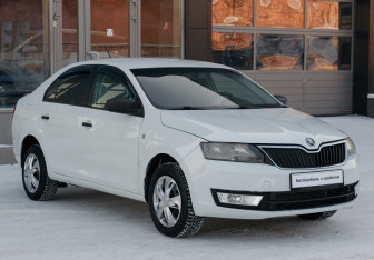 Подержанный автомобиль Skoda Rapid Liftback 2017 года (3 фото)