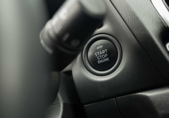 Подержанный автомобиль Mazda 3 Hatchback 2014 года (14 фото)