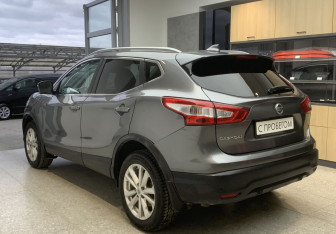 Подержанный автомобиль Nissan Qashqai 2017 года (6 фото)