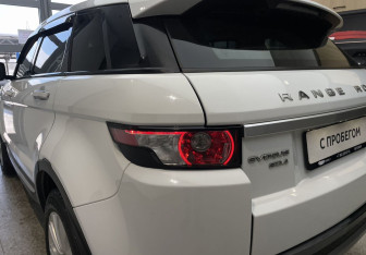 Подержанный автомобиль Land Rover Range Rover Evoque 2014 года (9 фото)