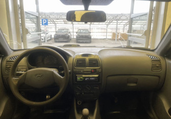 Подержанный автомобиль Hyundai Accent Sedan 2007 года (8 фото)