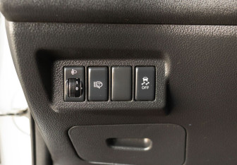 Подержанный автомобиль Nissan X-Trail 2013 года (18 фото)