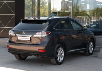 Подержанный автомобиль Lexus RX 2010 года (5 фото)