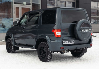 Подержанный автомобиль УАЗ Patriot 2016 года (7 фото)