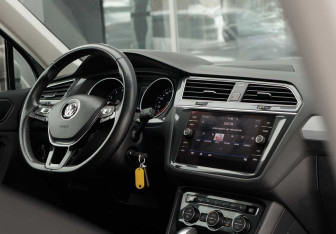 Подержанный автомобиль Volkswagen Tiguan 2017 года (10 фото)