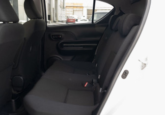 Подержанный автомобиль Toyota Aqua 2016 года (18 фото)